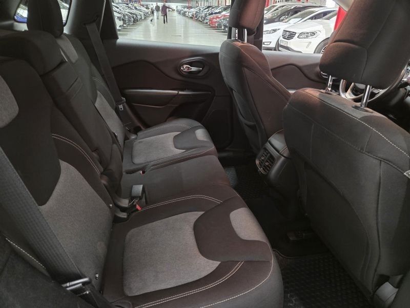 Jeep Cherokee bild 5