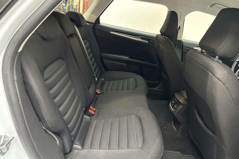 Ford Mondeo bild 8
