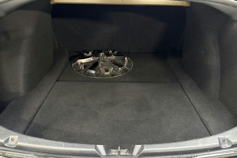 Tesla Model 3 bild 9