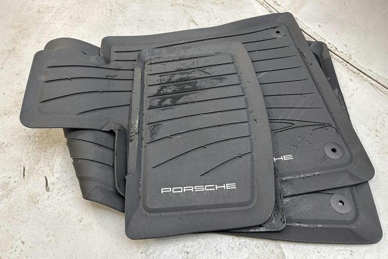 Porsche Taycan bild 23