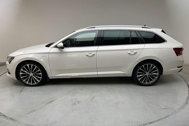 Skoda Superb bild 2