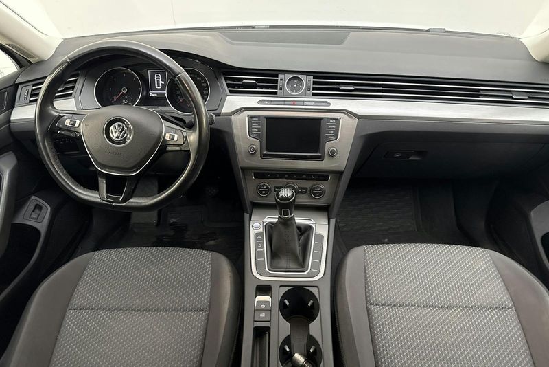 Volkswagen Passat bild 6