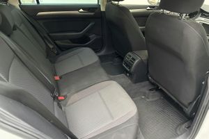 Volkswagen Passat bild 8