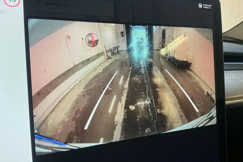 Tesla Model Y bild 12
