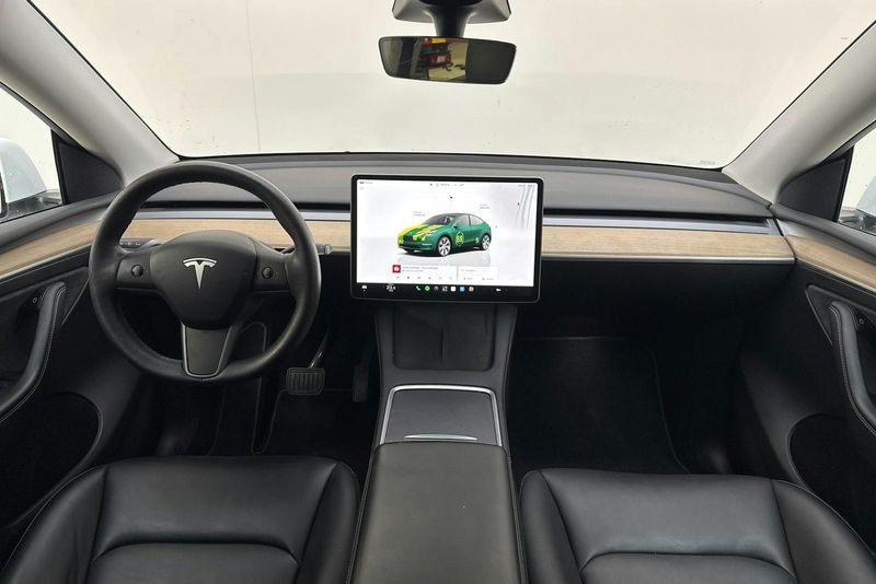 Tesla Model Y bild 6