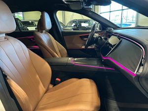Mercedes E300 bild 12