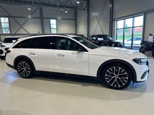 Mercedes E300 bild 3