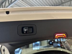 Mercedes E300 bild 8