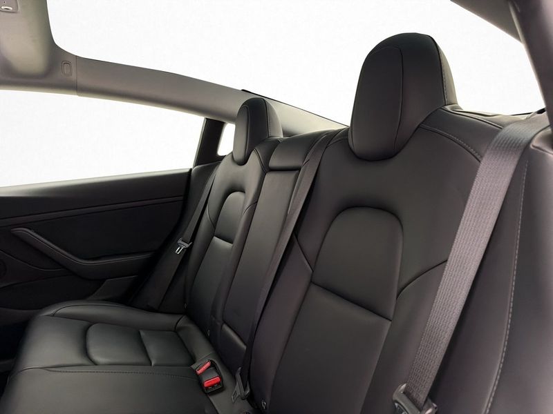 Tesla Model 3 bild 23
