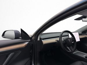 Tesla Model 3 bild 32