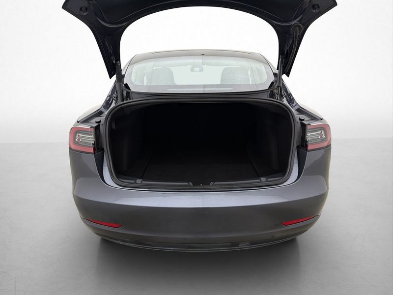 Tesla Model 3 bild 10