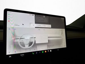 Tesla Model 3 bild 18