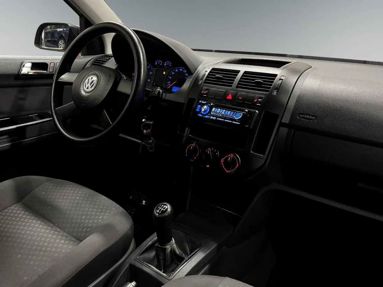 Vehicle image 7