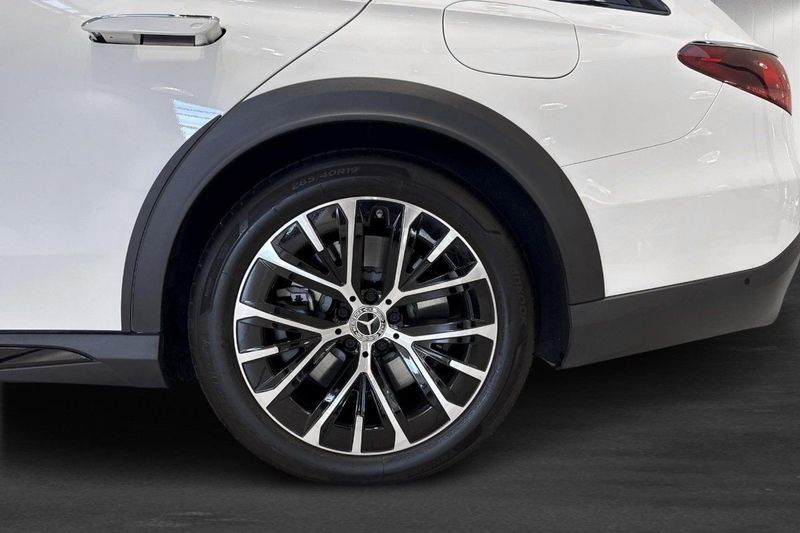 Mercedes E300 bild 5