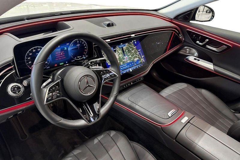 Mercedes E300 bild 13