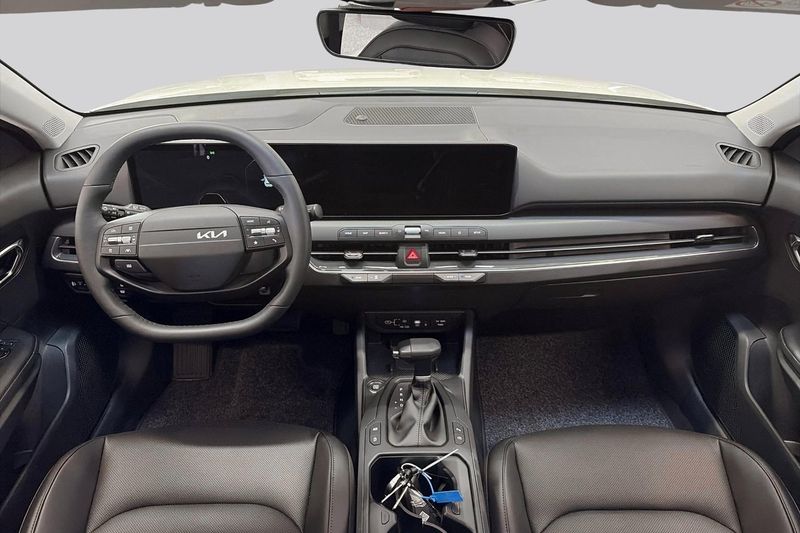 Kia K4 bild 7