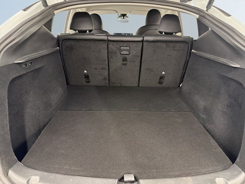 Tesla Model Y bild 12
