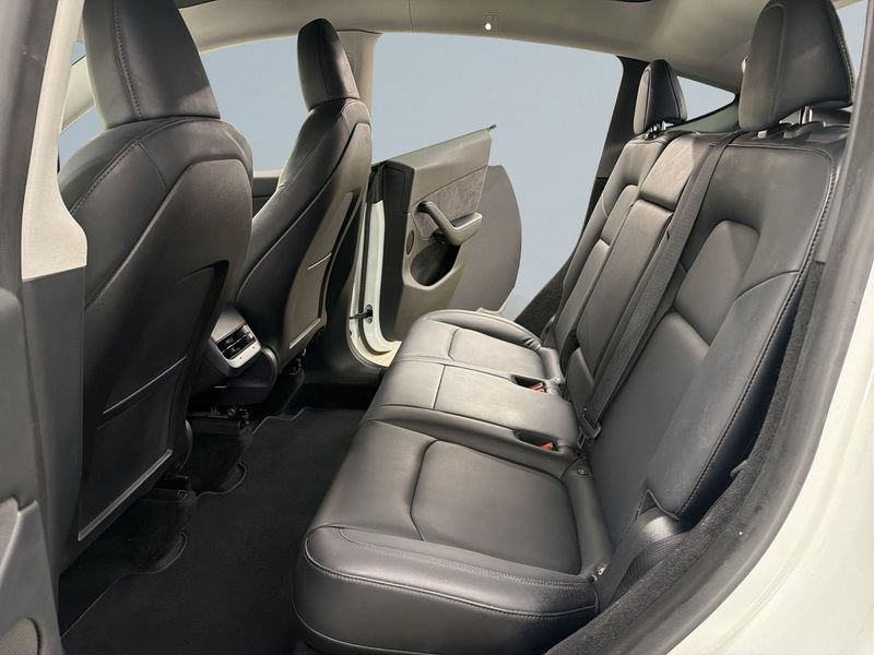 Tesla Model Y bild 13