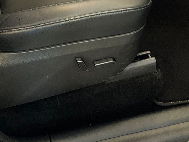 Tesla Model Y bild 17