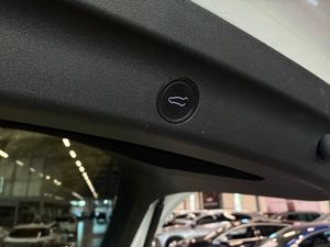 Tesla Model Y bild 19