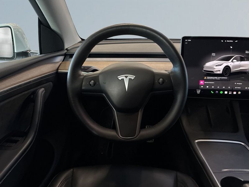 Tesla Model Y bild 9