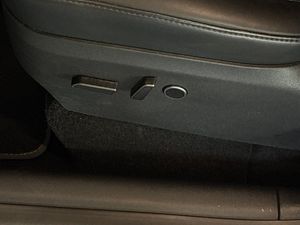 Tesla Model Y bild 21