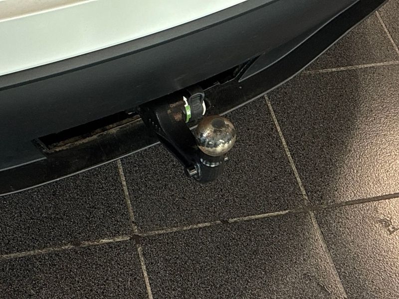 Tesla Model Y bild 18