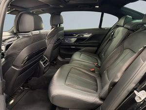 BMW 740 bild 12