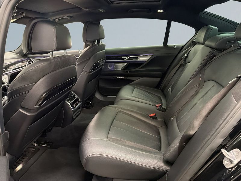 BMW 740 bild 12