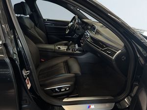 BMW 740 bild 10