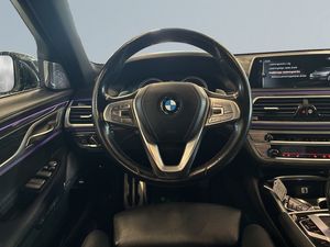 BMW 740 bild 9