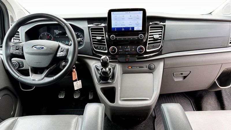 Ford Tourneo Custom bild 4