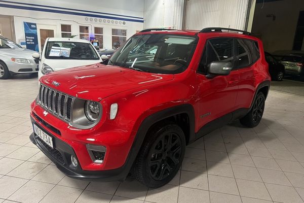 Jeep Renegade 4XE Plug-in Hybrid AWD 190 hk B-kamera/SUPERDEAL 3,95% - 2020