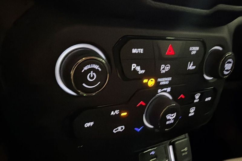 Jeep Renegade bild 17