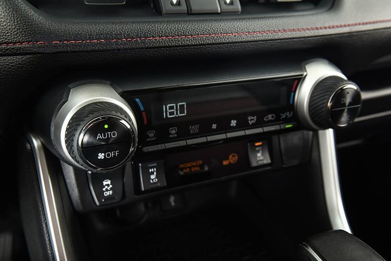 Toyota RAV4 bild 10