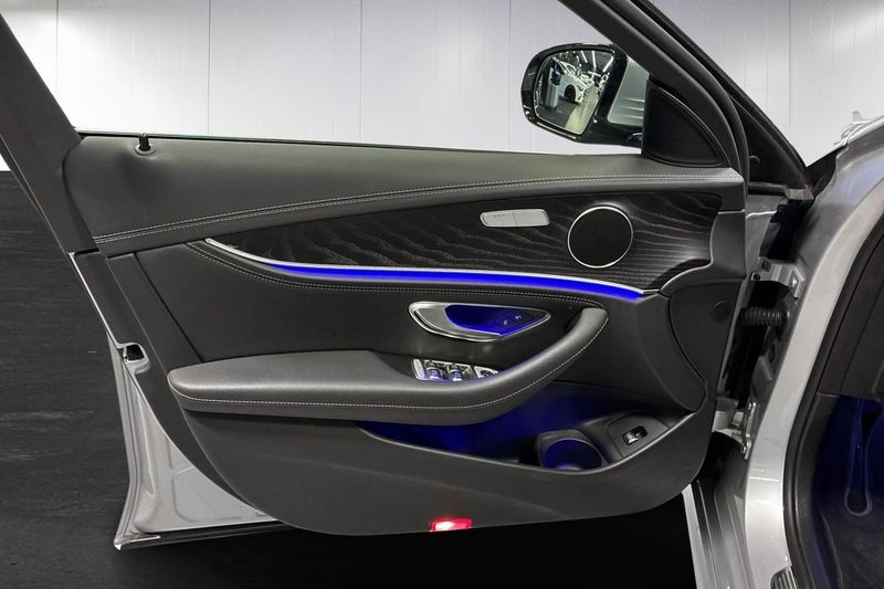 Mercedes E300 bild 13