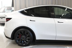 Tesla Model Y bild 6