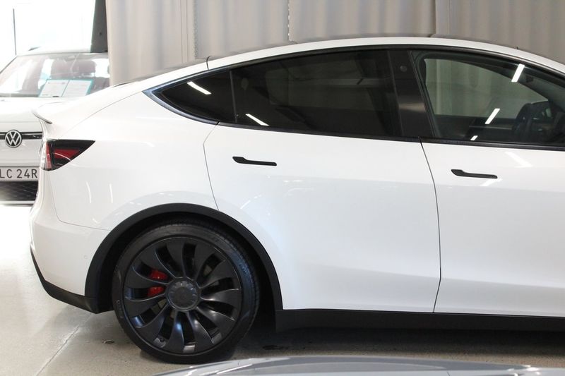 Tesla Model Y bild 6