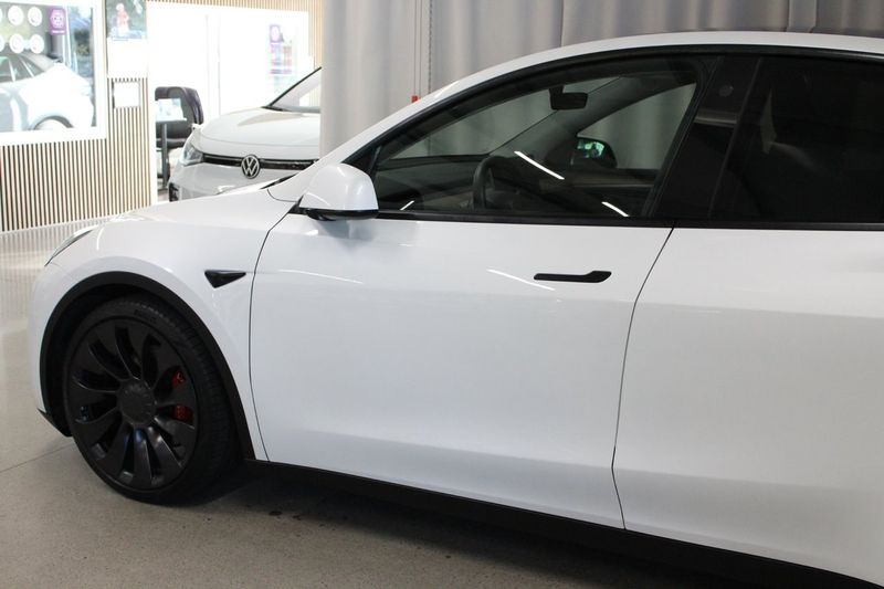 Tesla Model Y bild 12