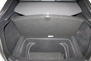 Tesla Model Y bild 24