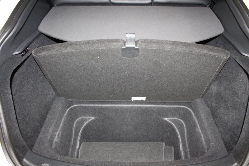 Tesla Model Y bild 24