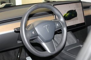 Tesla Model Y bild 19