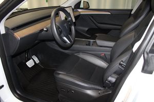 Tesla Model Y bild 16