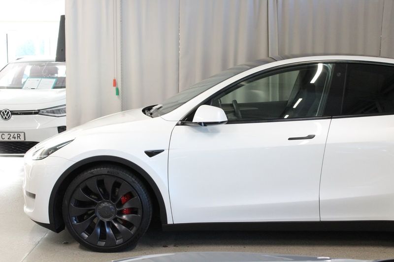 Tesla Model Y bild 5