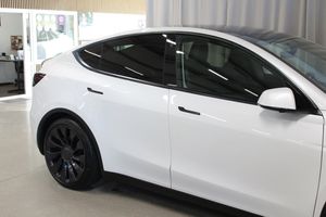 Tesla Model Y bild 14