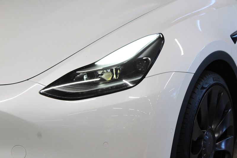 Tesla Model Y bild 9
