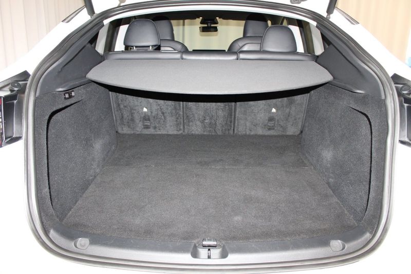 Tesla Model Y bild 23