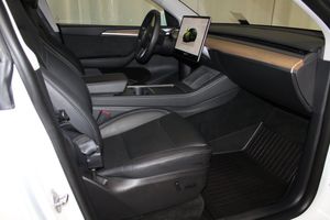 Tesla Model Y bild 18