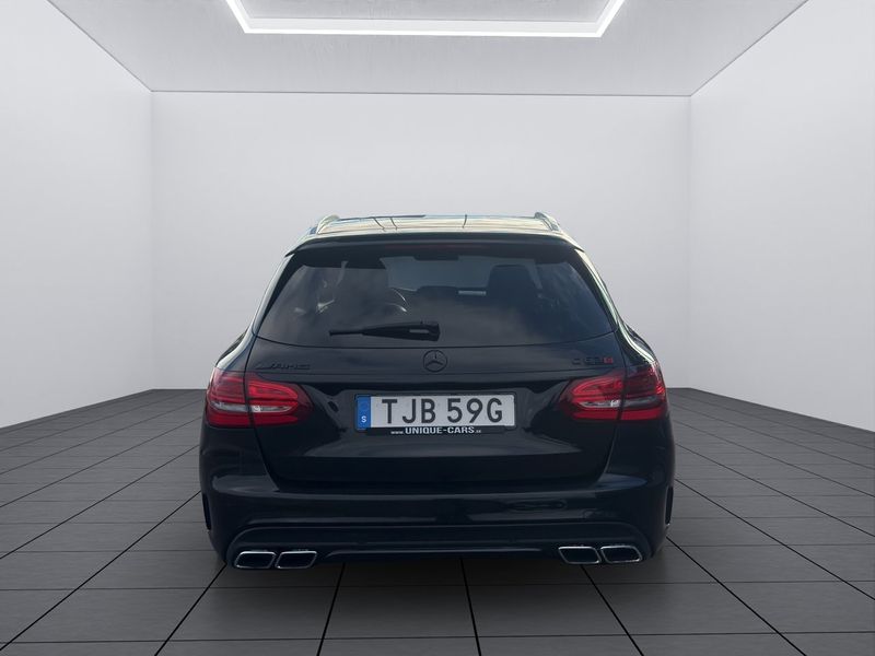 Mercedes C63 AMG bild 4