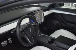 Tesla Model 3 bild 7